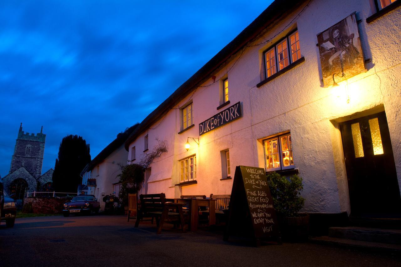 Duke Of York Hotel Dolton Exterior photo